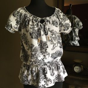 CROFT & BARROW BLACK & WHITE PEASANT PAISLEY TUNIC